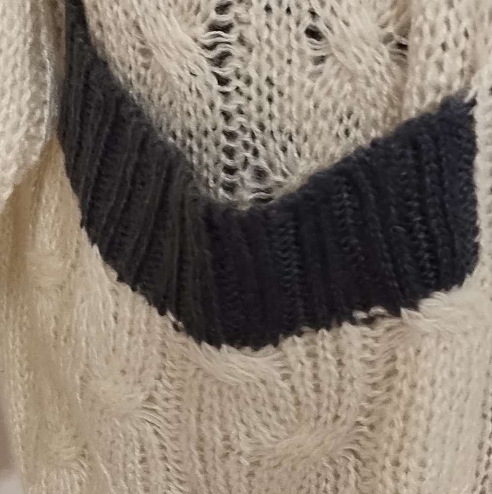 Sweater - Picture 3 of 4